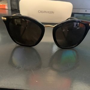 Woman’s Calvin Klein Sun